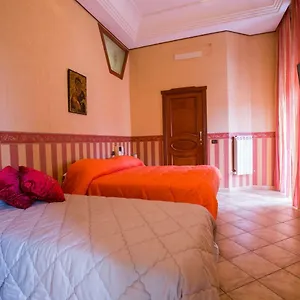 Marty House , Napoli Italia